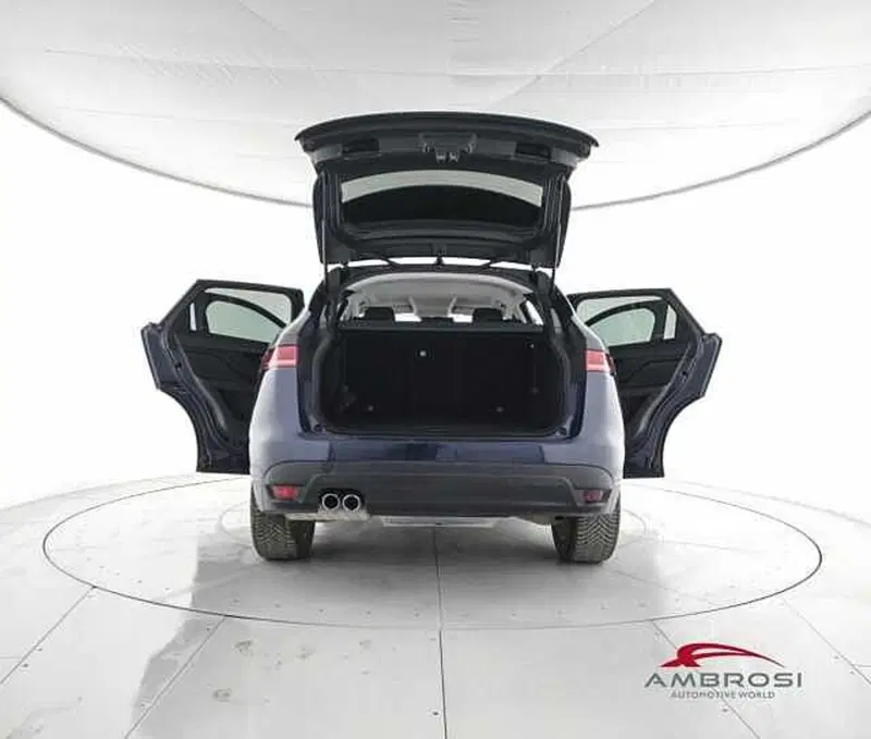 Jaguar F-Pace usata a Viterbo (7)