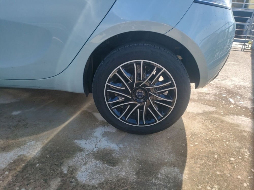 Lancia Ypsilon usata a Lecce (15)