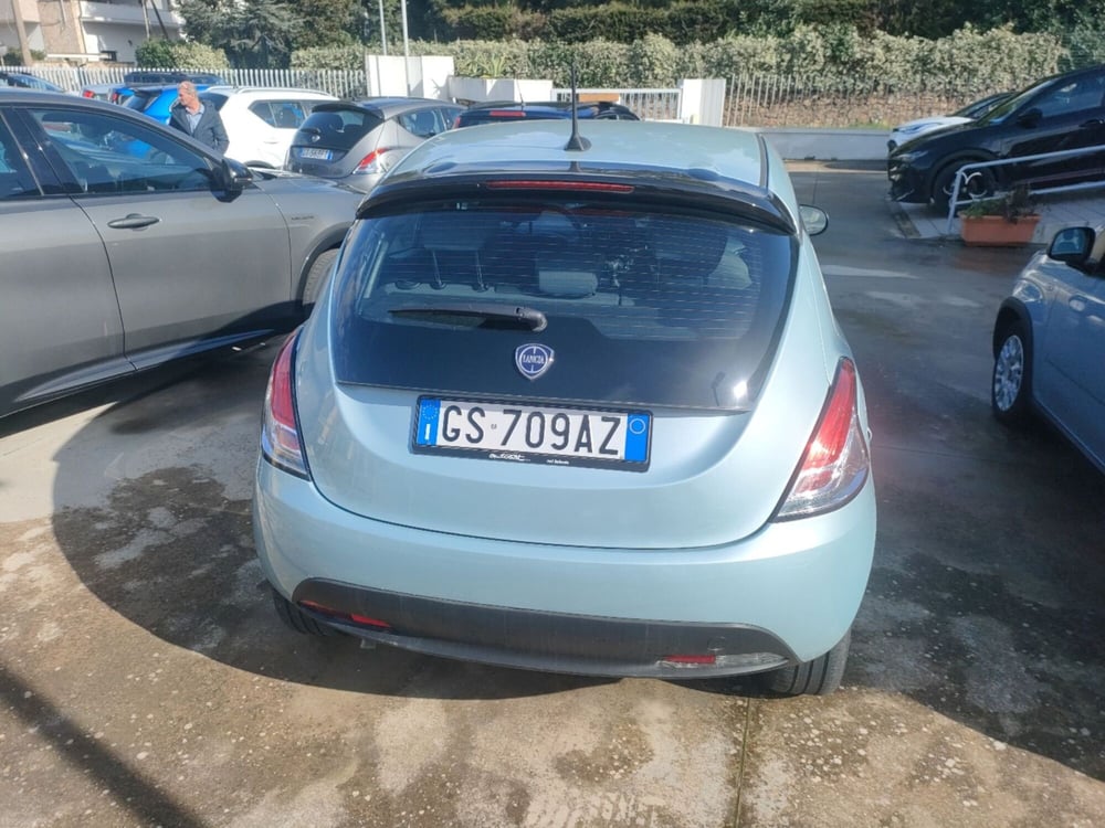 Lancia Ypsilon usata a Lecce (5)