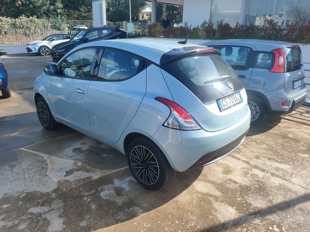 Lancia Ypsilon usata a Lecce (7)