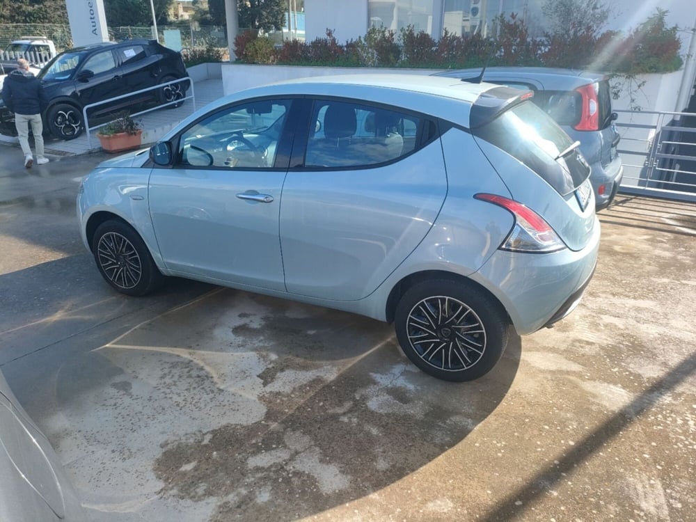 Lancia Ypsilon usata a Lecce (8)