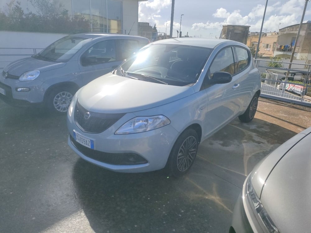 Lancia Ypsilon usata a Lecce (9)