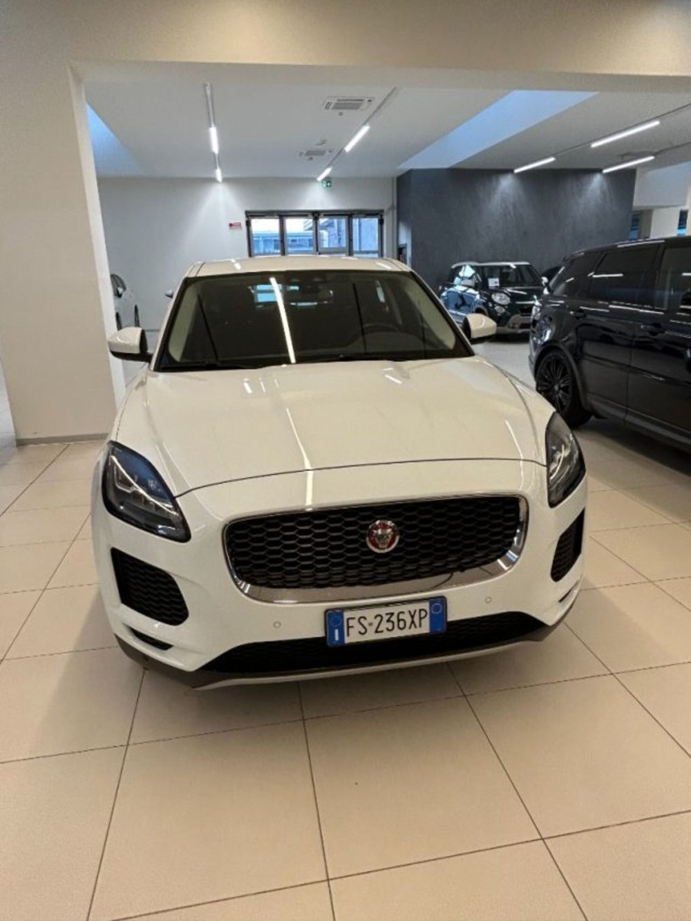 Jaguar E-Pace usata a Modena (2)