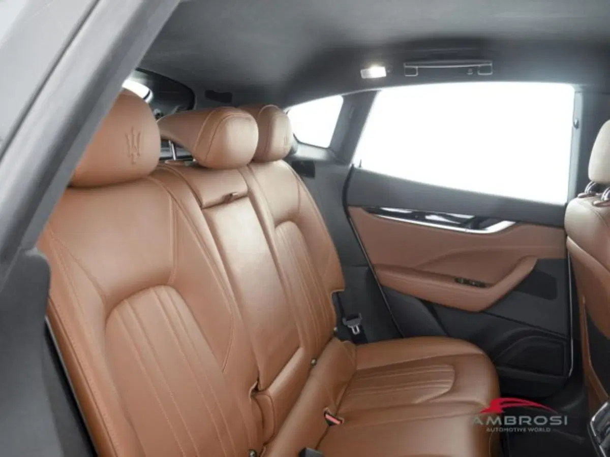 Maserati Levante usata a Perugia (6)