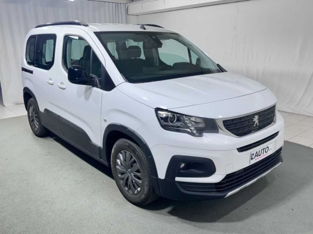 Peugeot e-Rifter nuova a Sondrio (7)