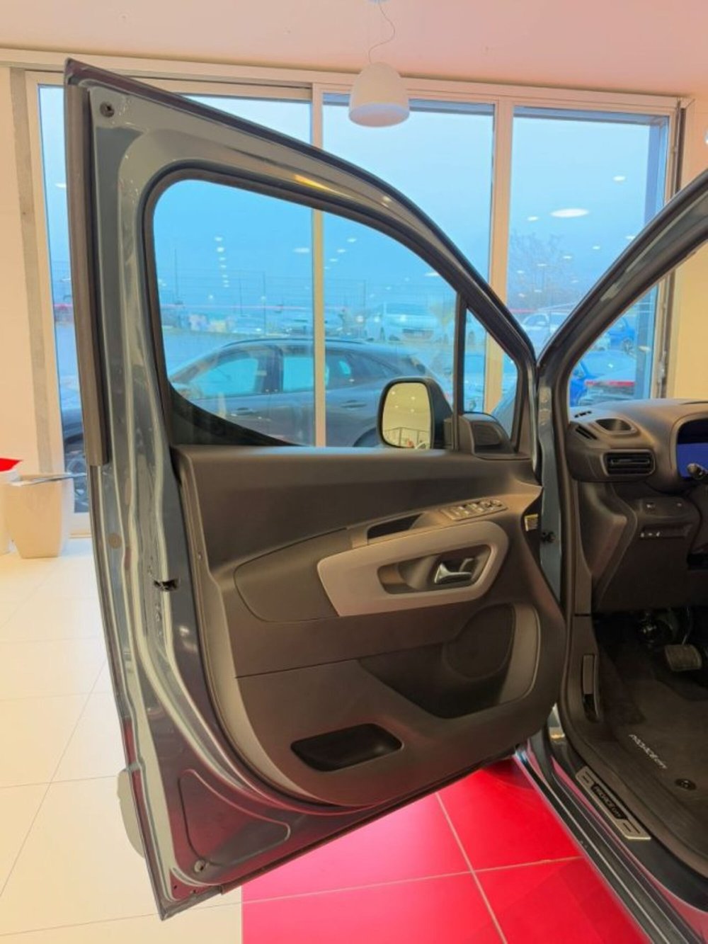 Toyota Proace City Verso nuova a Sassari (7)