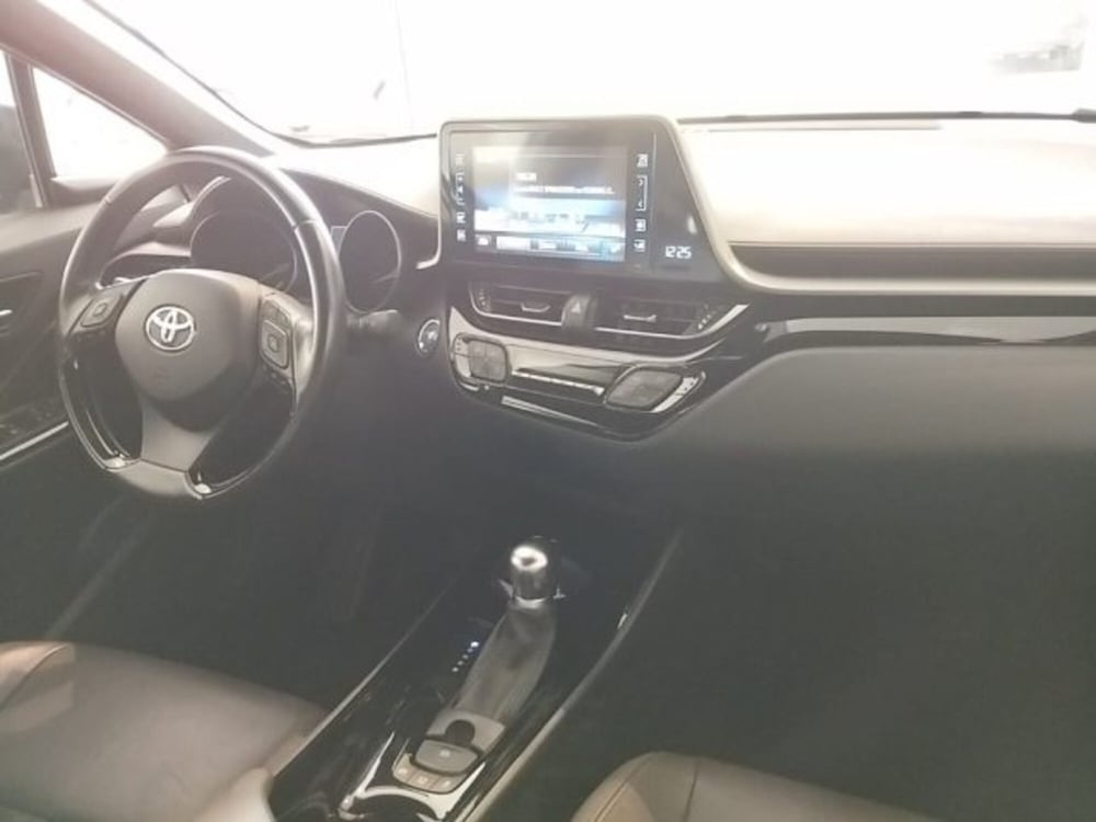 Toyota Toyota C-HR usata a Sassari (6)