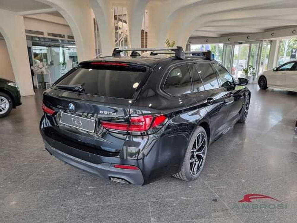 BMW Serie 5 Touring nuova a Viterbo (5)