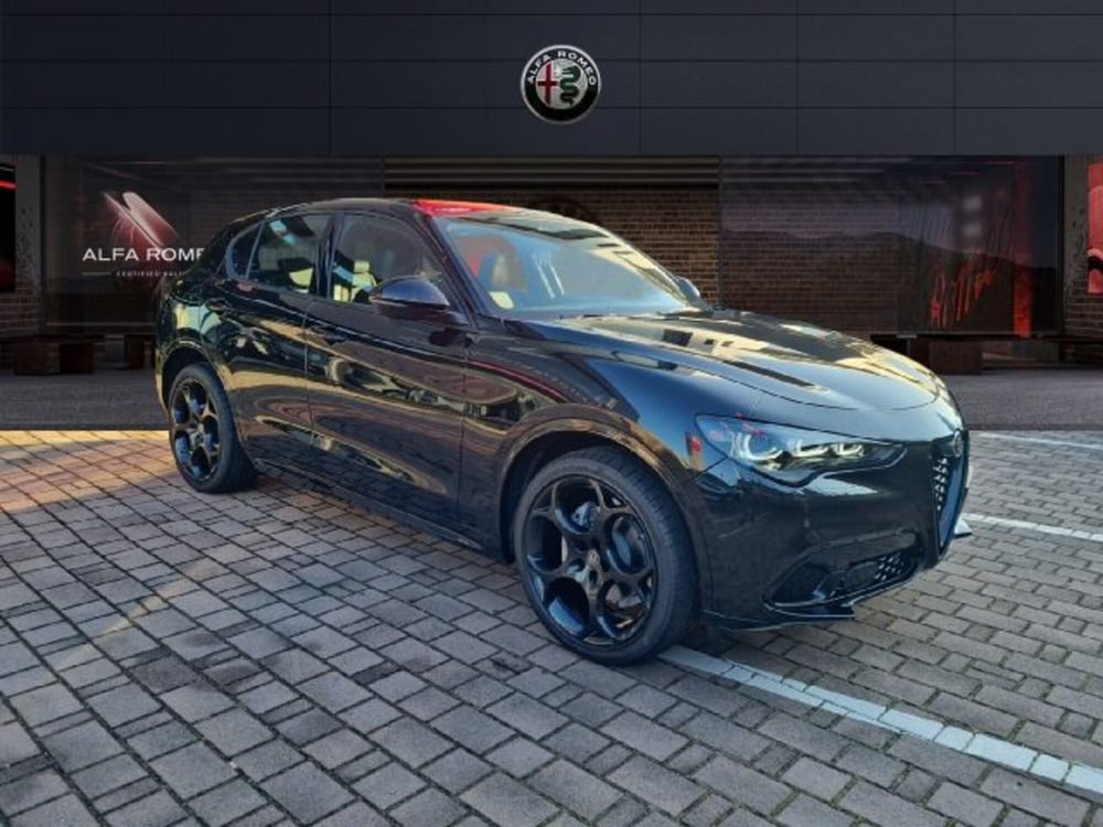 Alfa Romeo Stelvio nuova a Monza e Brianza (3)