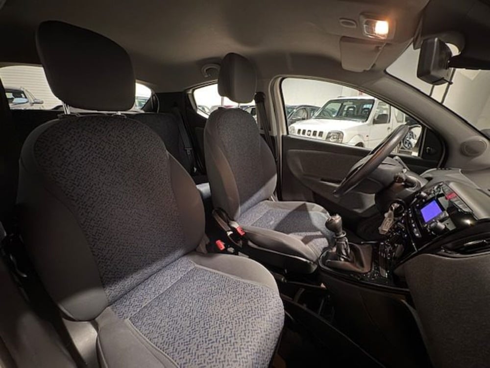 Lancia Ypsilon usata a Torino (16)