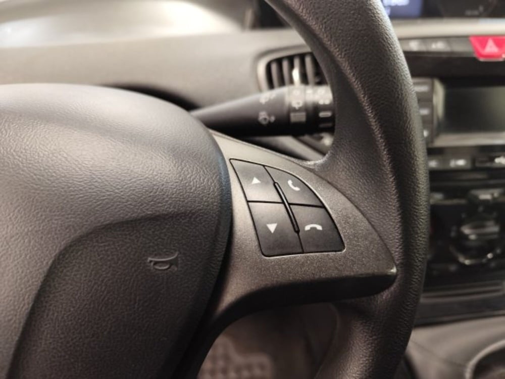 Lancia Ypsilon usata a Torino (14)
