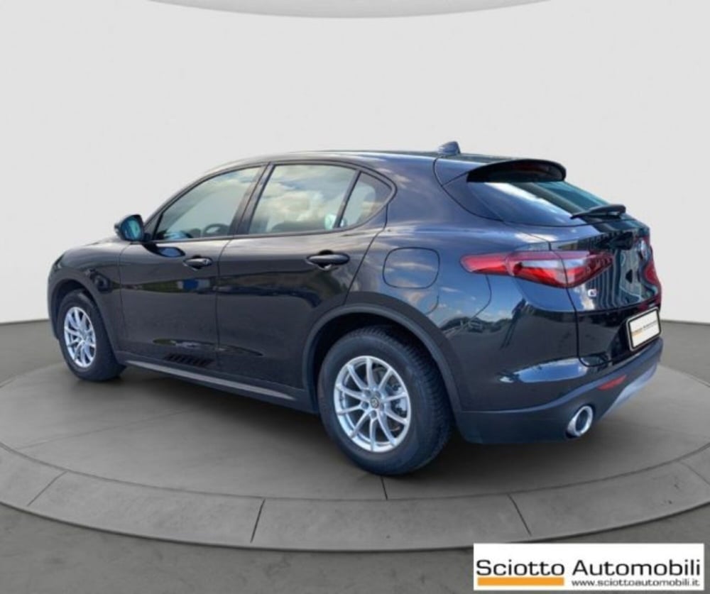 Alfa Romeo Stelvio usata a Messina (4)