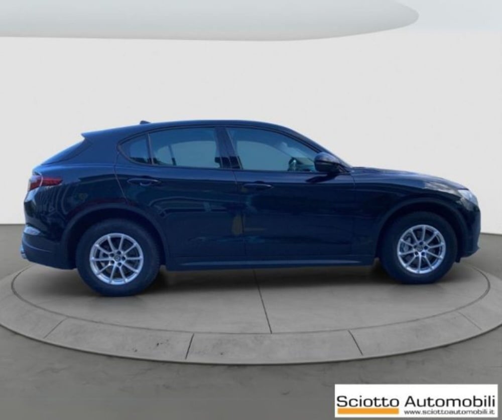 Alfa Romeo Stelvio usata a Messina (8)