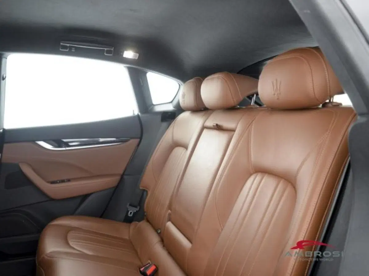 Maserati Levante usata a Perugia (5)