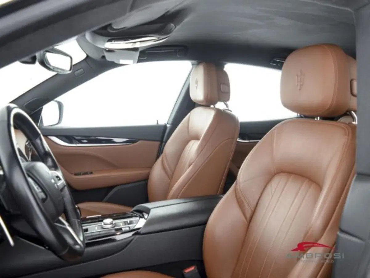 Maserati Levante usata a Perugia (4)