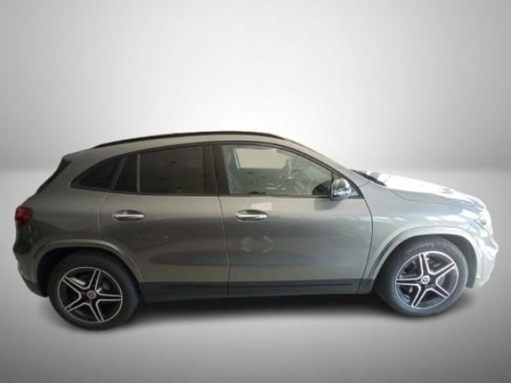 Mercedes-Benz GLA SUV nuova a Potenza (4)