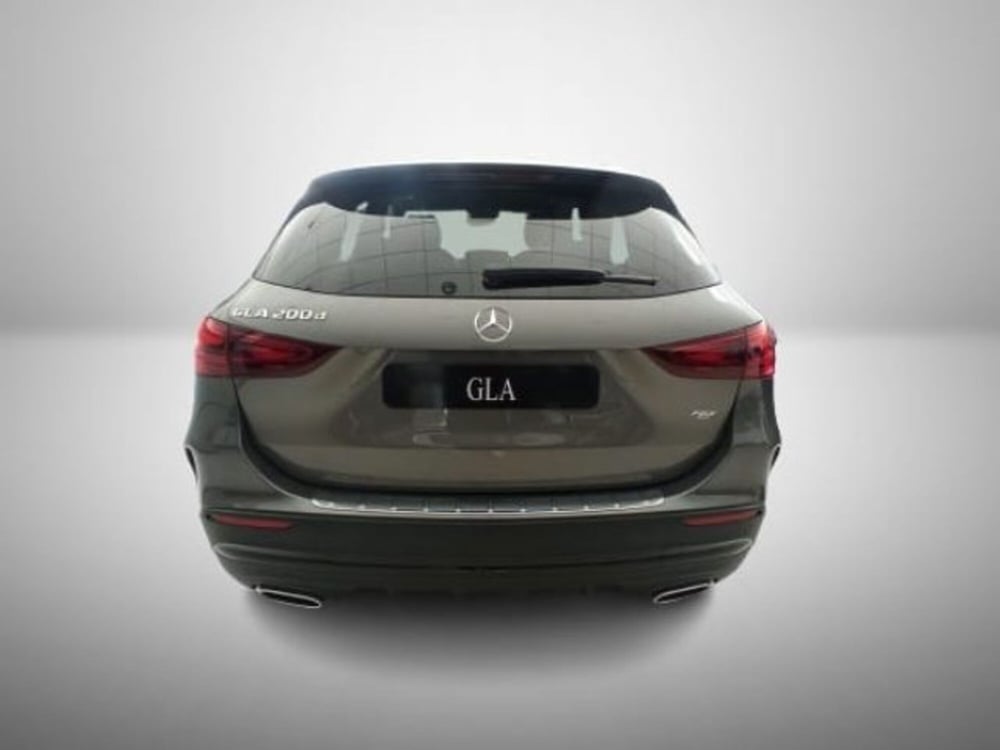 Mercedes-Benz GLA SUV nuova a Potenza (5)