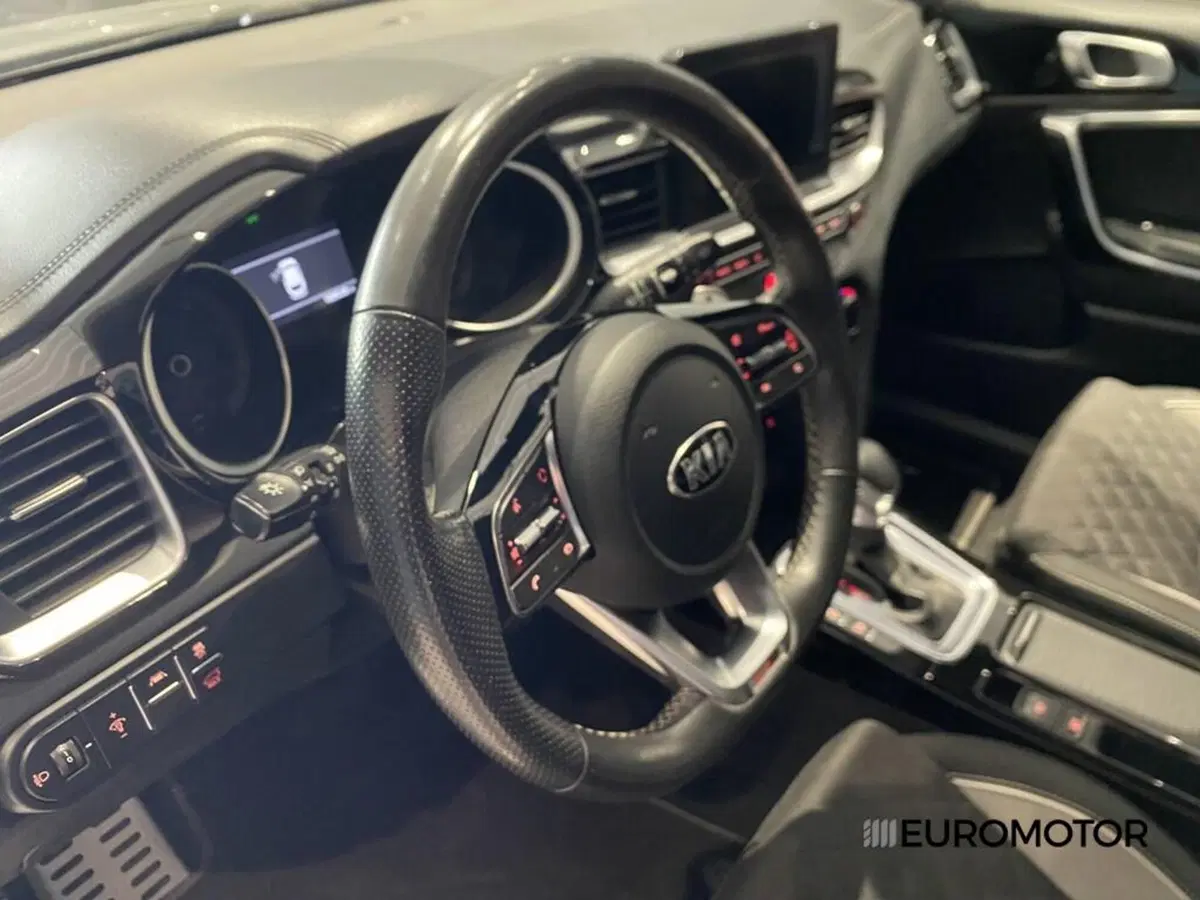 Kia ProCeed usata a Bari (11)