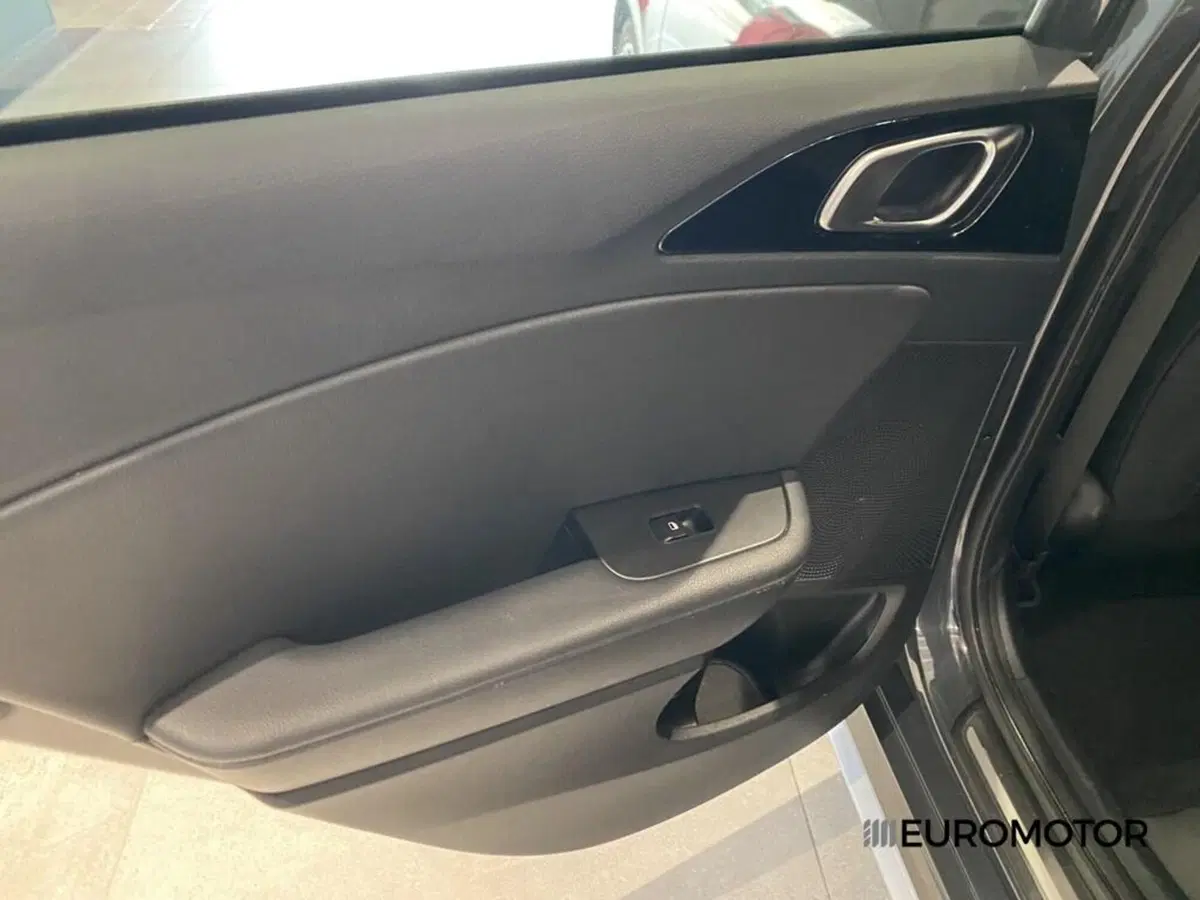 Kia ProCeed usata a Bari (14)