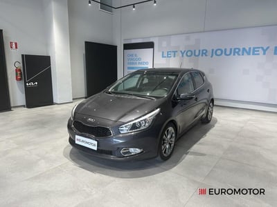 Kia cee&#039;d 1.6 CRDi 128 CV 5 porte Class del 2012 usata a Modugno