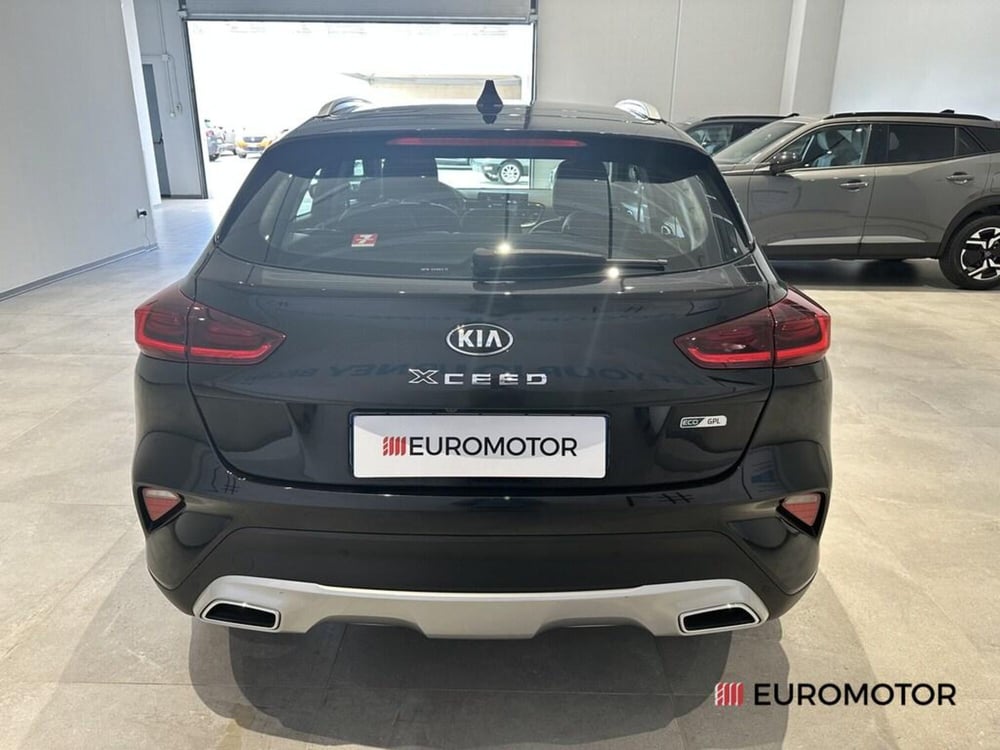 Kia XCeed usata a Bari (6)