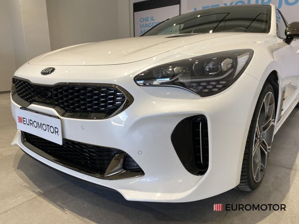 Kia Stinger usata a Bari (3)