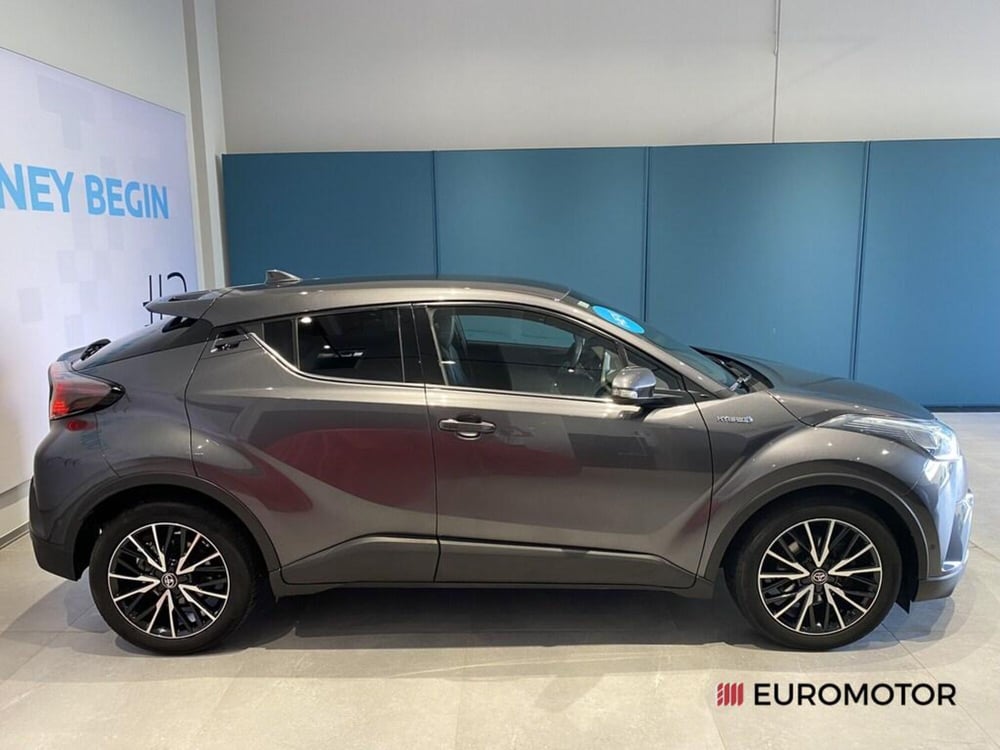 Toyota Toyota C-HR usata a Bari (8)