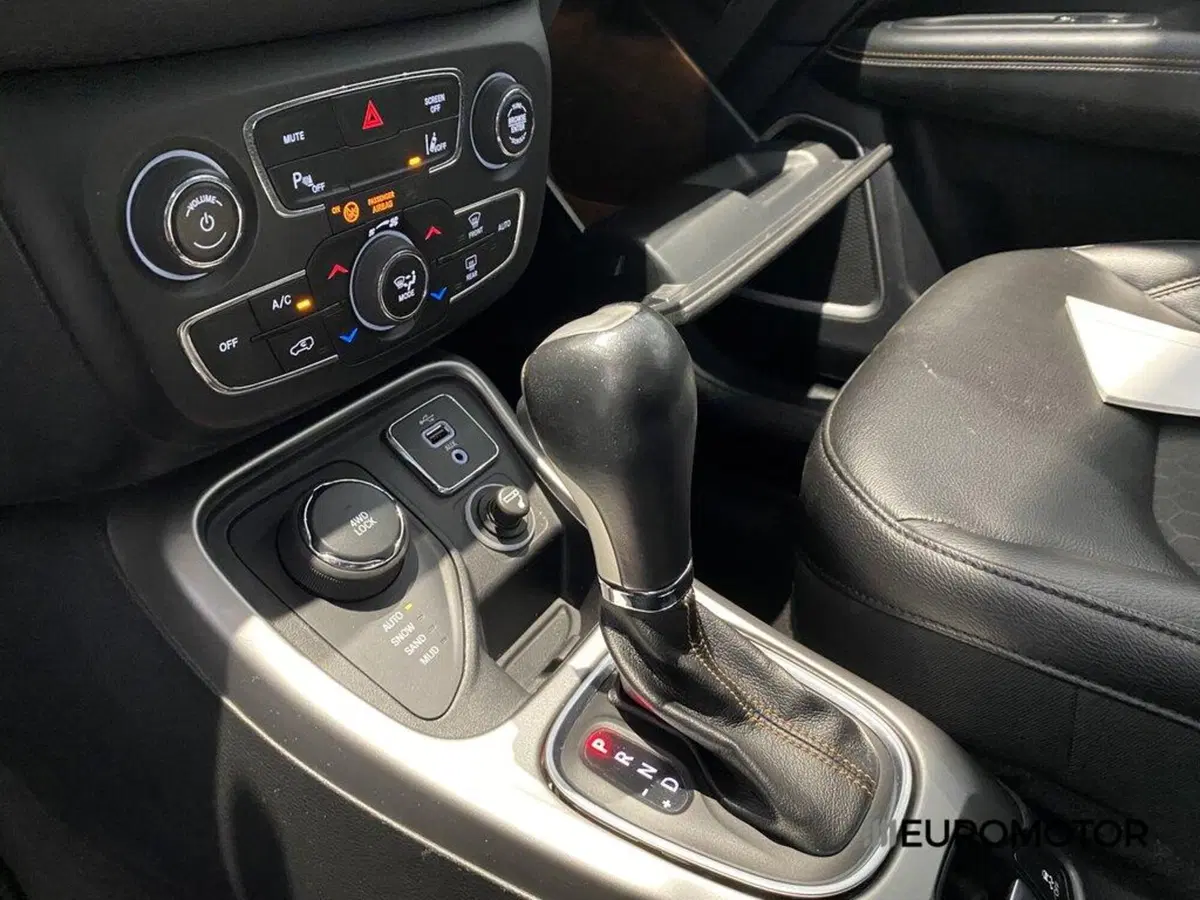 Jeep Compass usata a Bari (15)