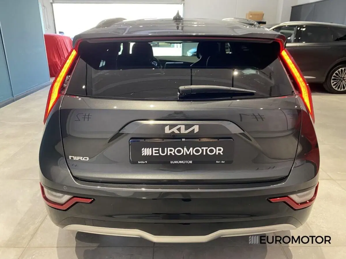 Kia Niro usata a Bari (12)