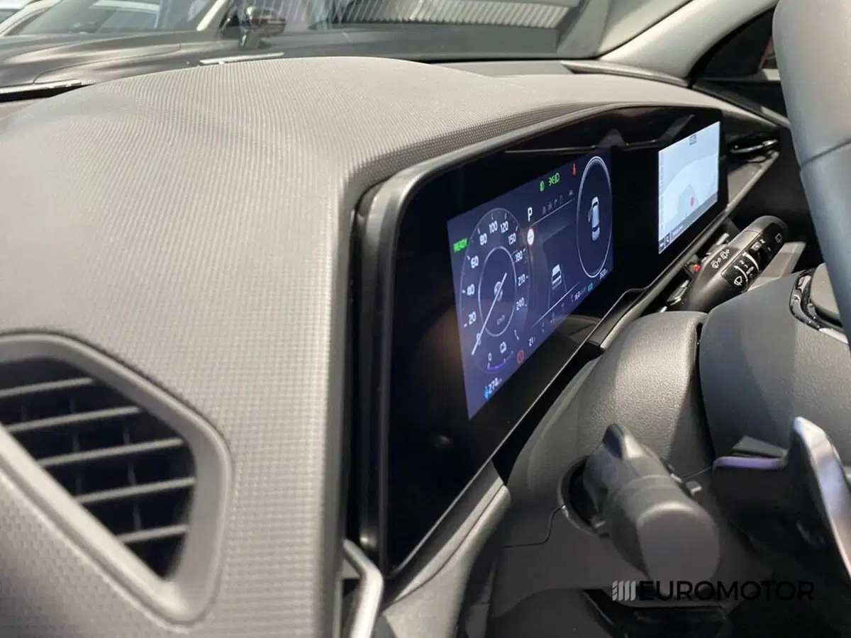 Kia Niro usata a Bari (15)