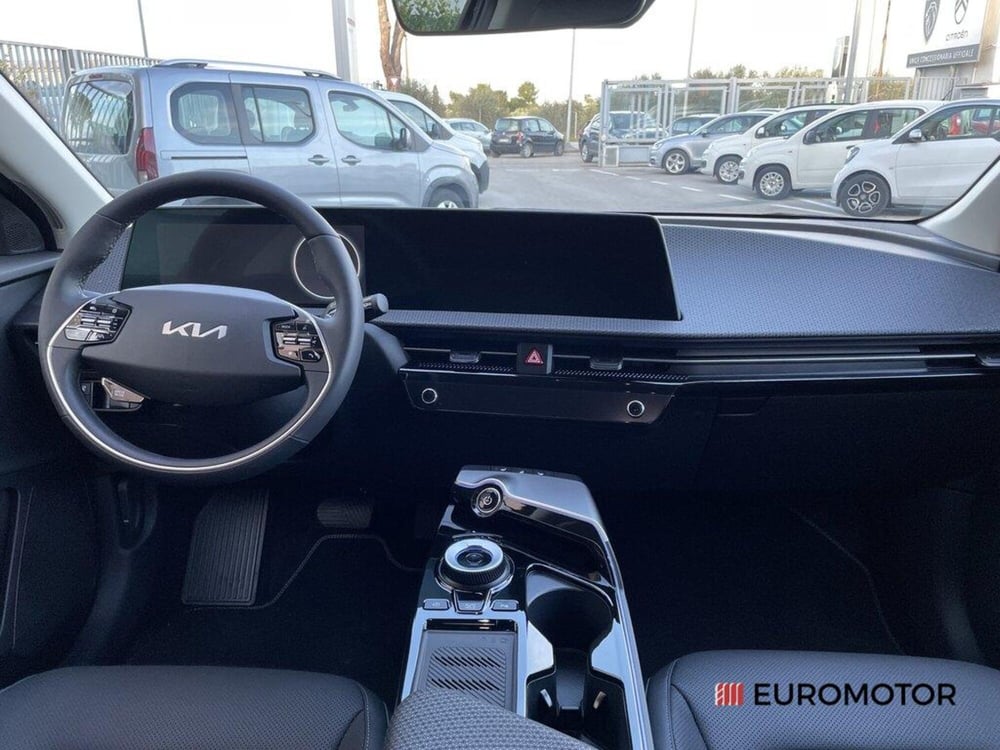 Kia EV6 nuova a Bari (13)