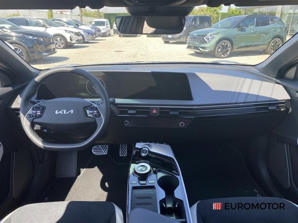 Kia EV6 nuova a Bari (12)