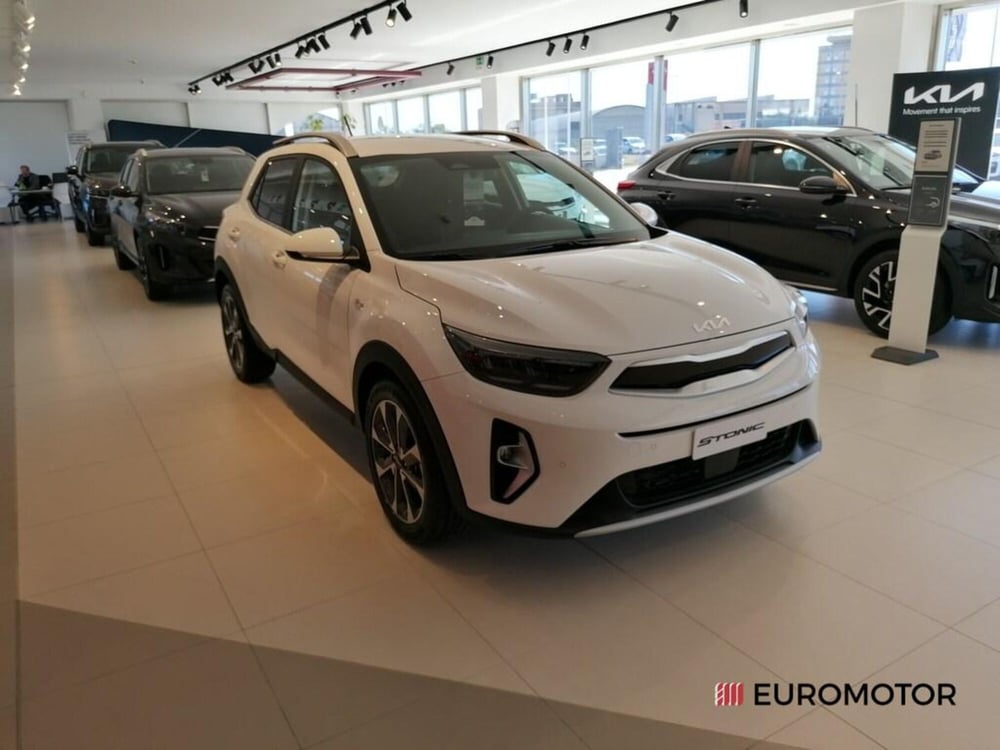 Kia Stonic nuova a Bari (3)