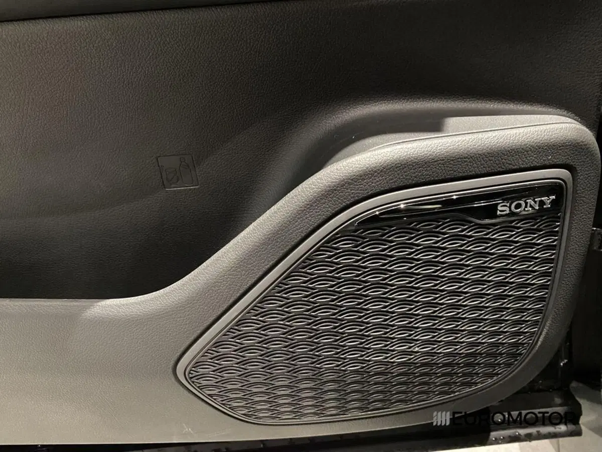 Omoda Omoda 5 EV nuova a Bari (15)
