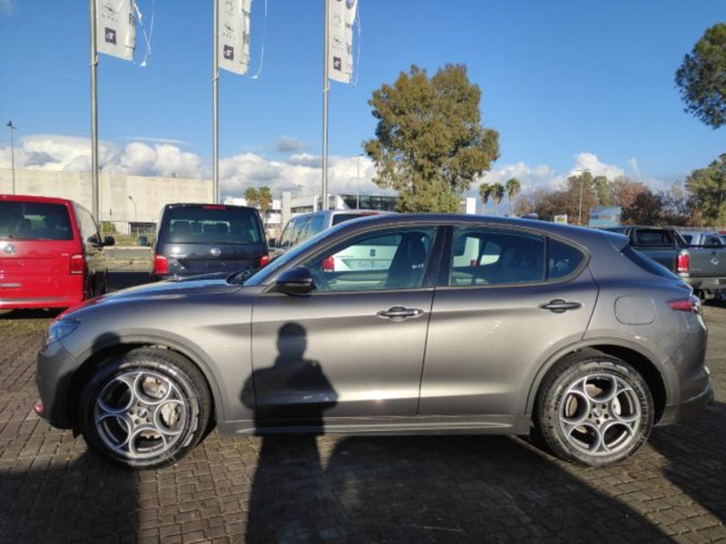 Alfa Romeo Stelvio usata a Frosinone (17)