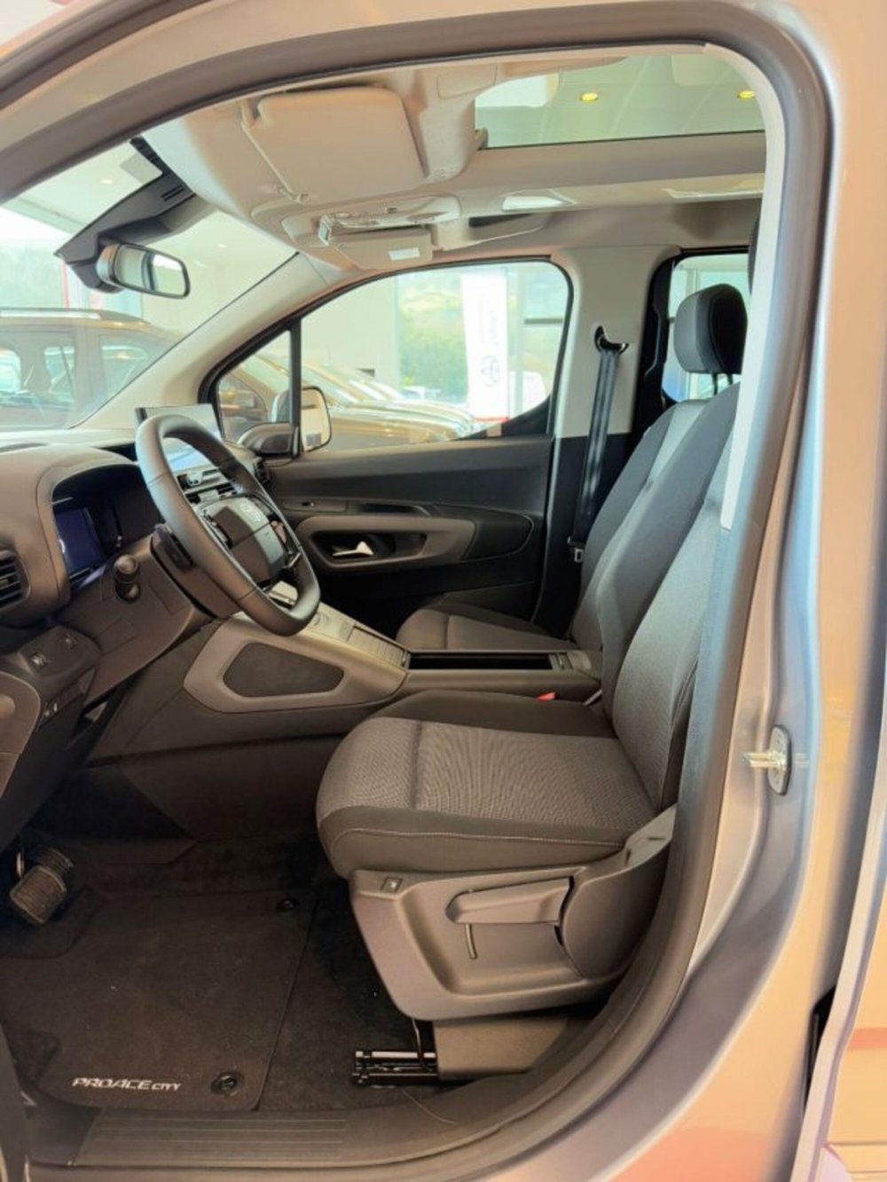 Toyota Proace City Verso nuova a Sassari (7)