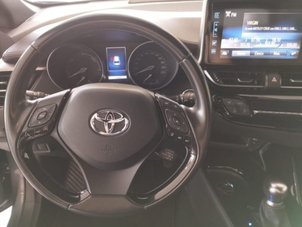 Toyota Toyota C-HR usata a Sassari (10)