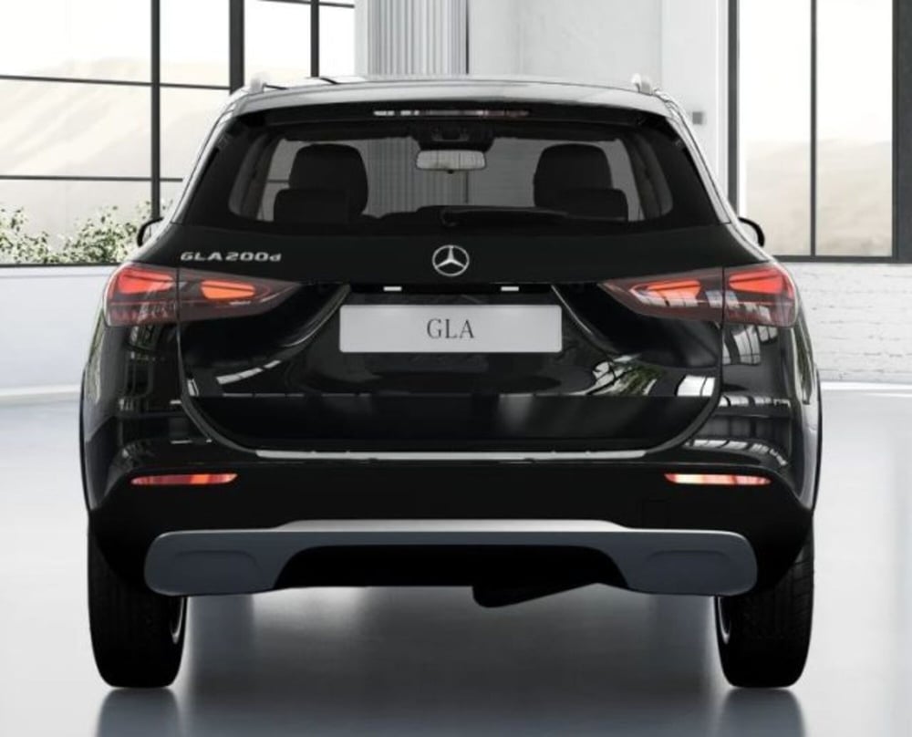 Mercedes-Benz GLA SUV nuova a Bologna (5)