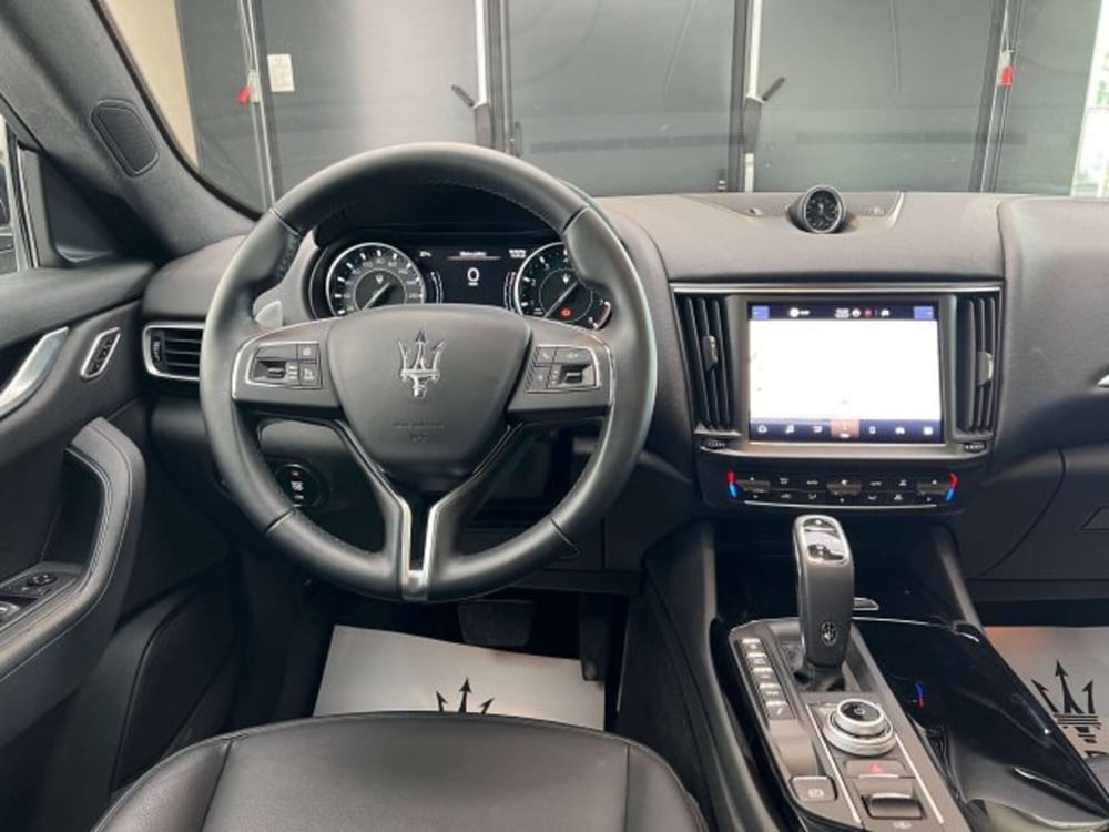 Maserati Levante usata a Torino (14)