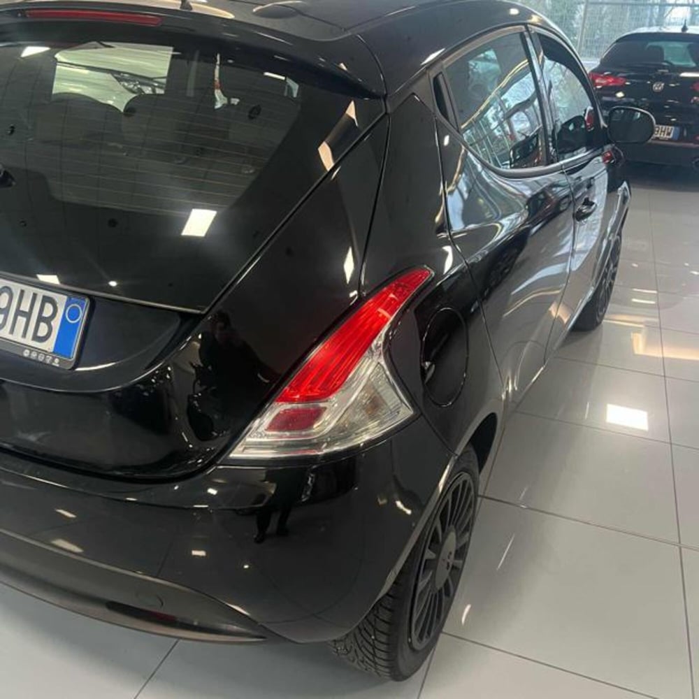 Lancia Ypsilon usata a Ferrara (4)