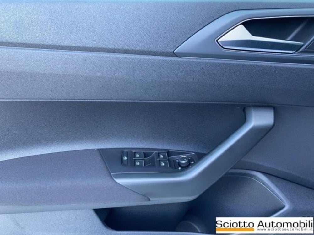 Volkswagen Taigo nuova a Messina (12)