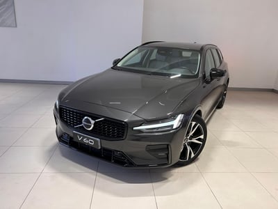 Volvo V60 B4 automatico Plus Dark  nuova a Napoli