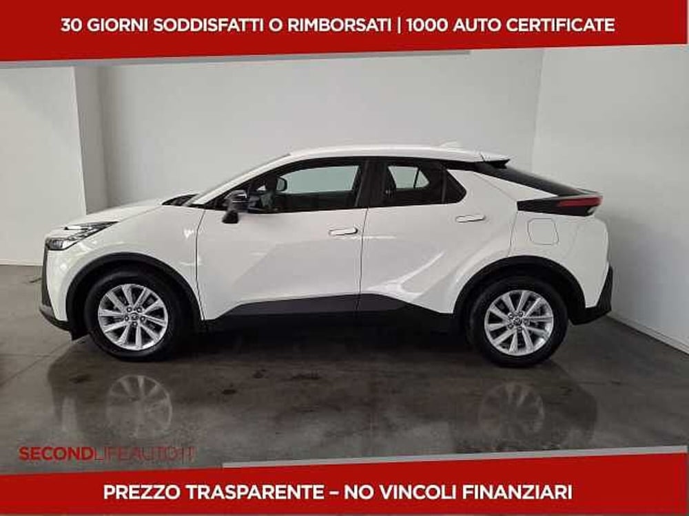 Toyota Toyota C-HR nuova a Chieti (3)