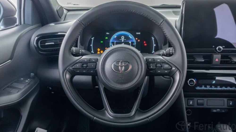 Toyota Yaris Cross nuova a Padova (14)