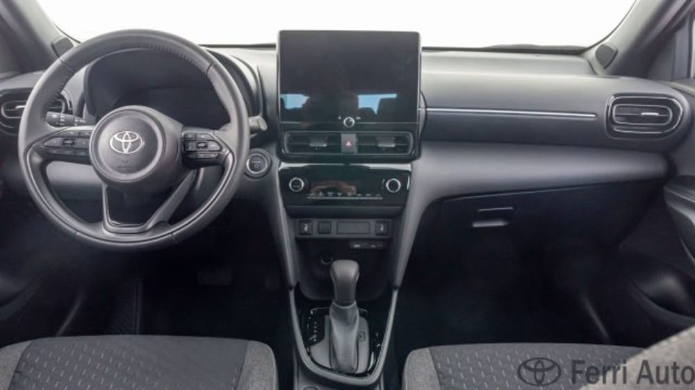 Toyota Yaris Cross nuova a Padova (8)