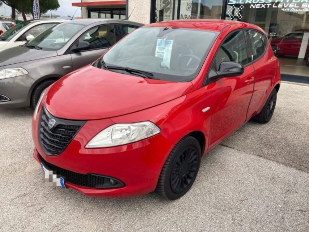 Lancia Ypsilon usata a Macerata