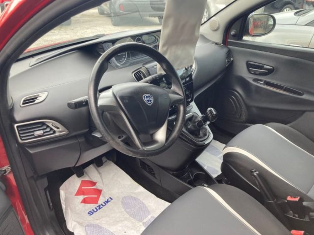 Lancia Ypsilon usata a Macerata (8)