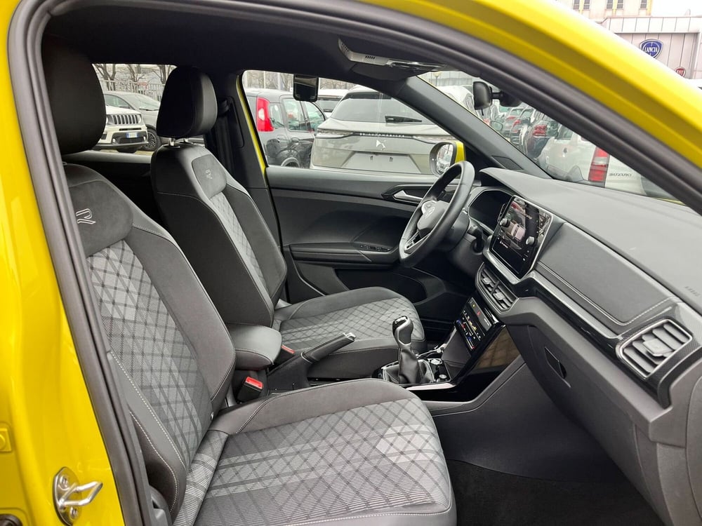 Volkswagen T-Cross usata a Milano (12)