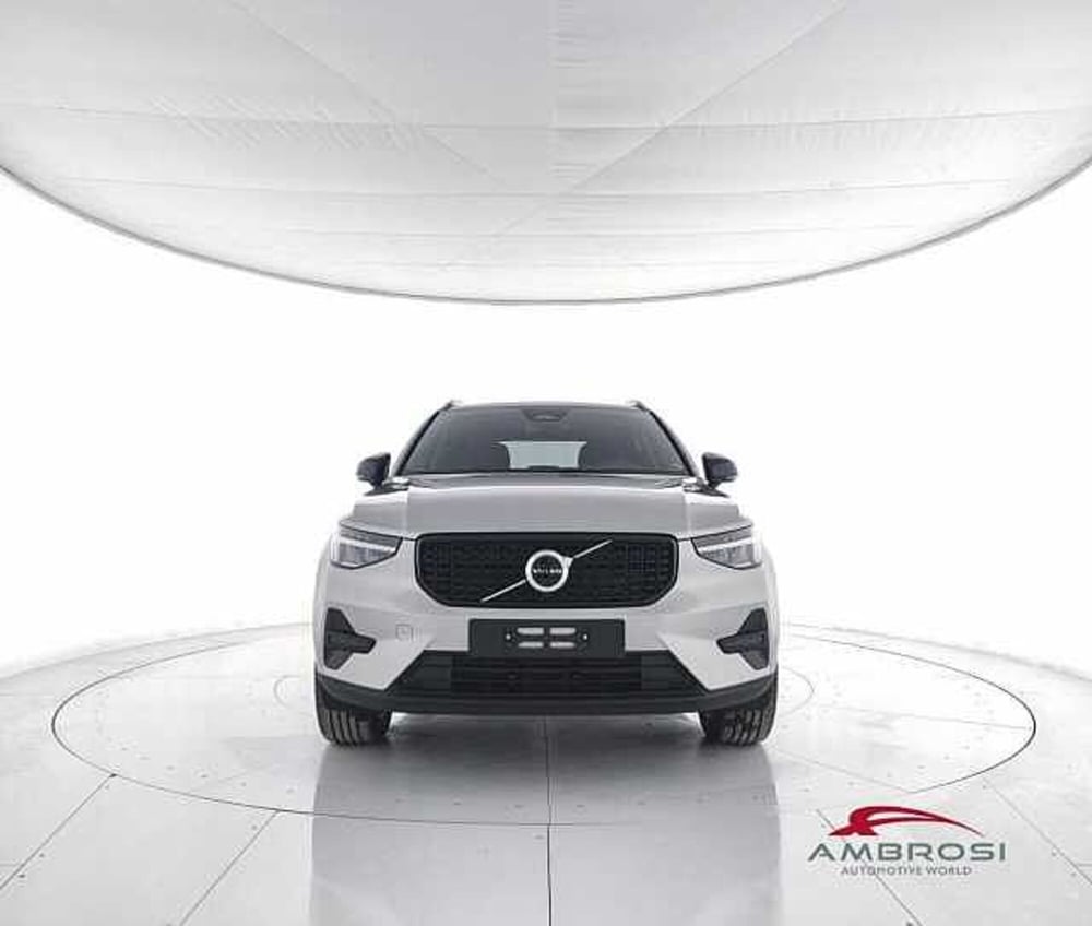 Volvo XC40 nuova a Viterbo (5)