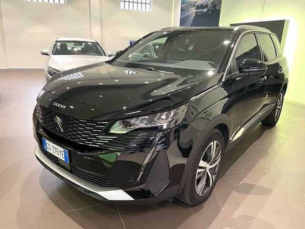 Peugeot 5008 usata a Milano